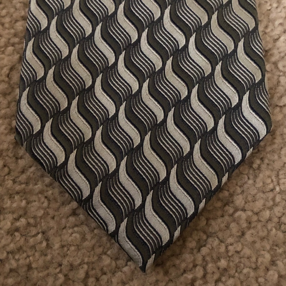 Men’s dockers neck tie.